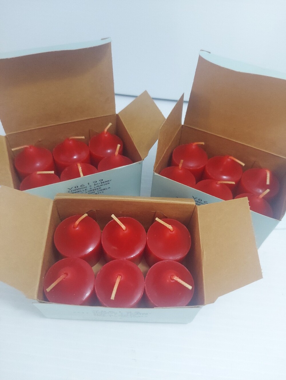 18 NEW Partylite Cinnamon and bayberry V06199 Votive Candles NEW IN BOXES